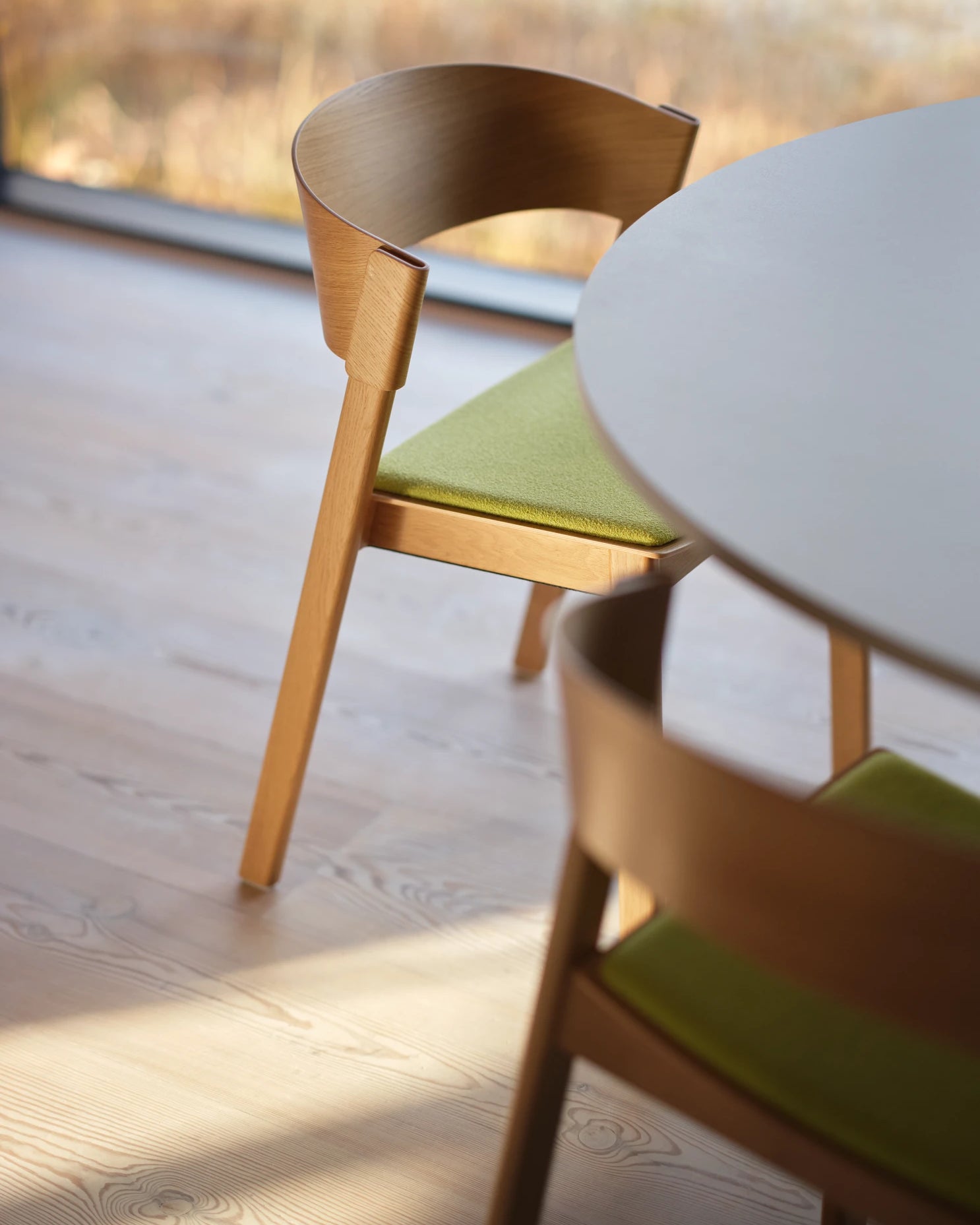 Sedia in legno Muuto Cover Side Chair Upholstery Green