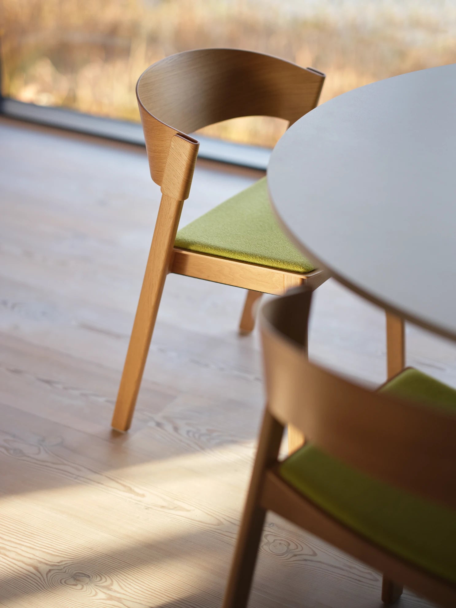 Sedia in legno Muuto Cover Side Chair Upholstery Green