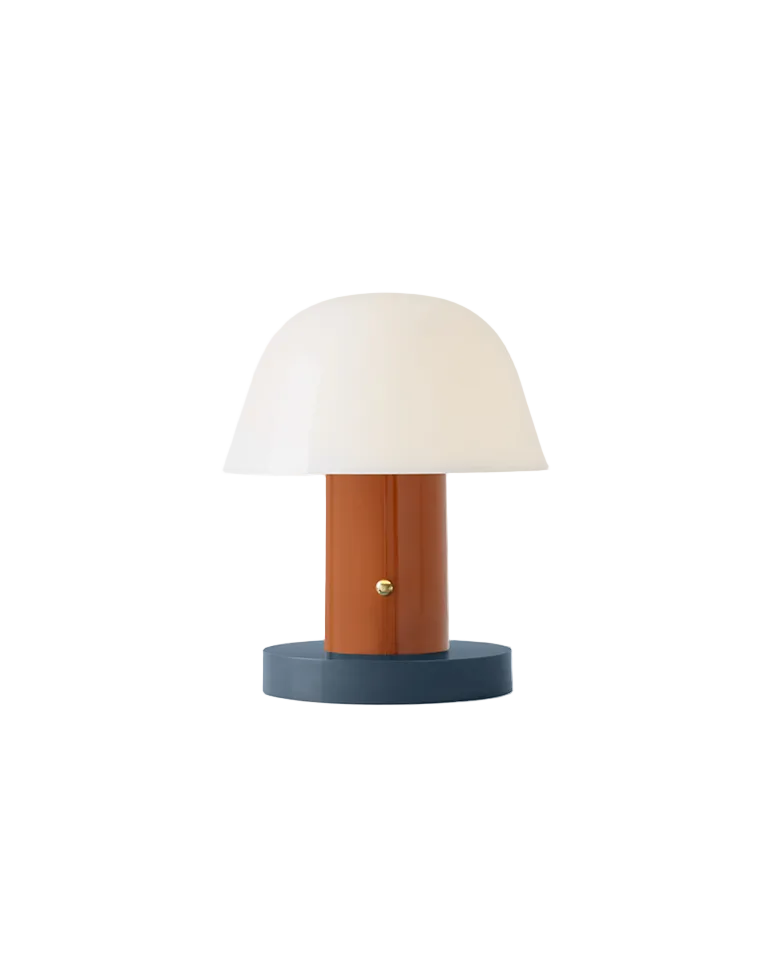 lampada portatile in plastica in colorazione ruggine