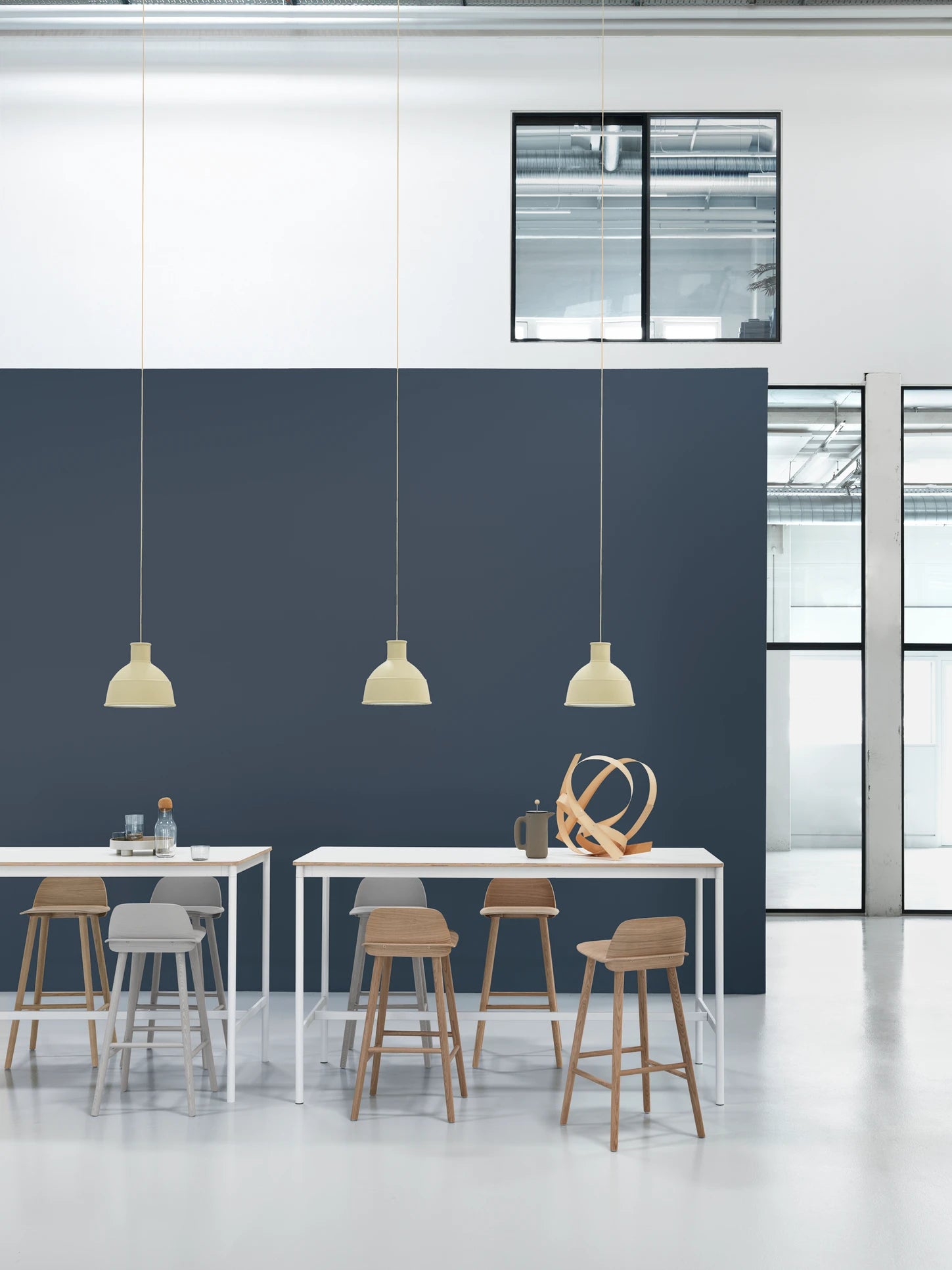 Lampada a sospensione in silicone Unfold Muuto in serie