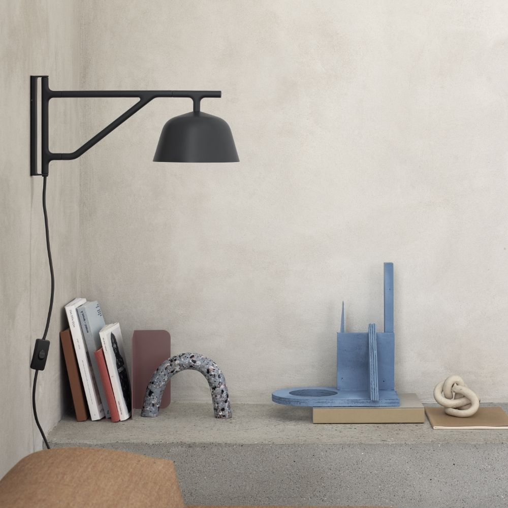 Lampada da muro Muuto Ambit Wall Lamp su muro beige