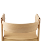 Sedia in legno Muuto Cover Armchair Oak dettagli della schiena