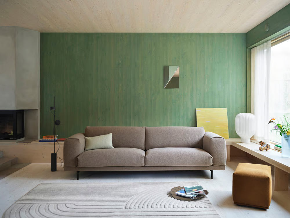 Divano Outline Muuto in salotto