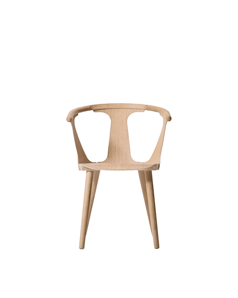 Sedia in rovere In between &Tradition