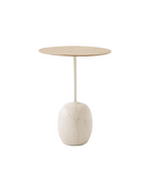 Tavolino Lato &Tradition con base in marmo bianco e piano in rovere