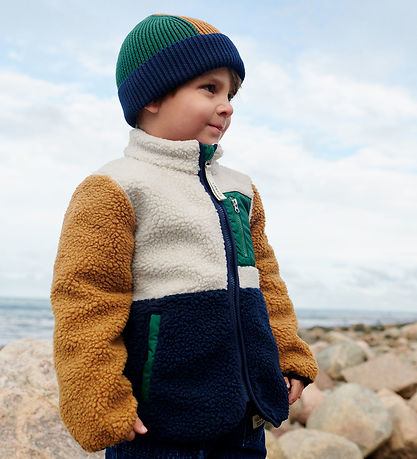 bambino con pile liewood