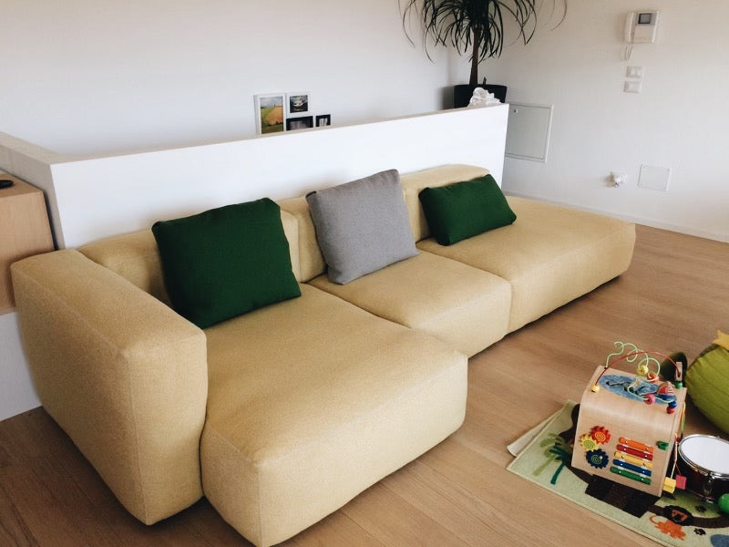 mags_sofa_hay