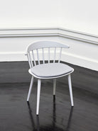Sedia in legno J104 Hay White with black floor
