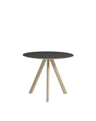Tavolo Hay cph 20 con gambe in rovere e piano linoleum nero